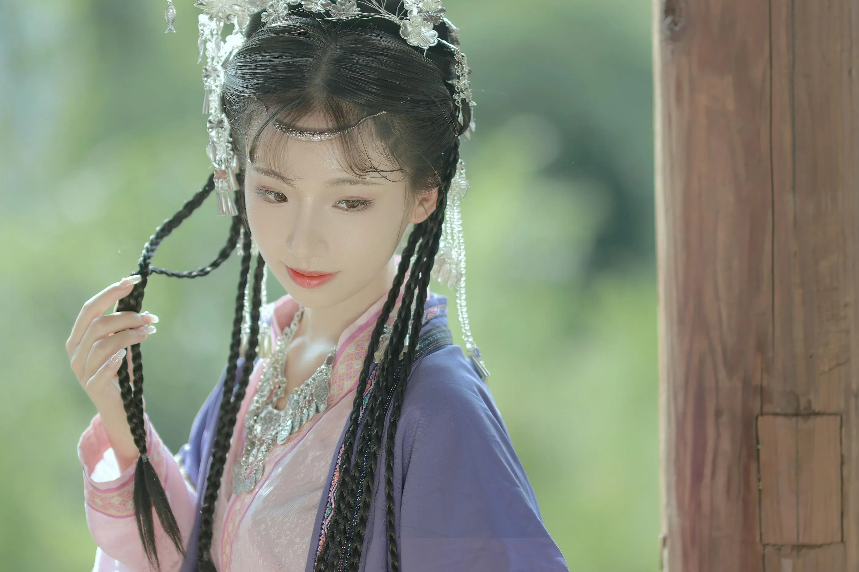 [YITUYU艺图语]2022.09.14 苗疆少女 卷卷 [22P]插图5
